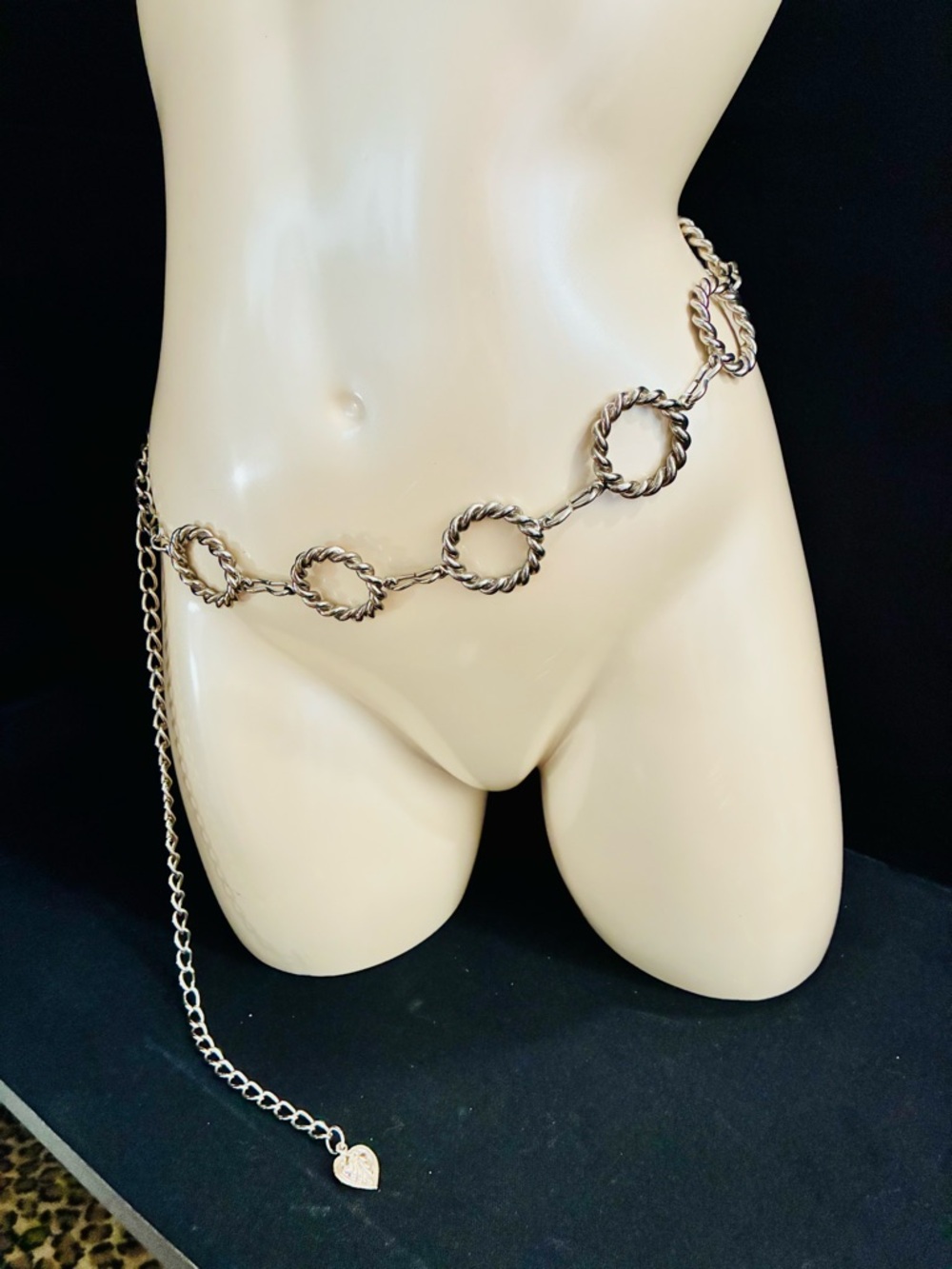 Silver Twisted Ring Chain Waist Belt w/Fleur-De-Lis Charm Silver Chunky 16”-44”